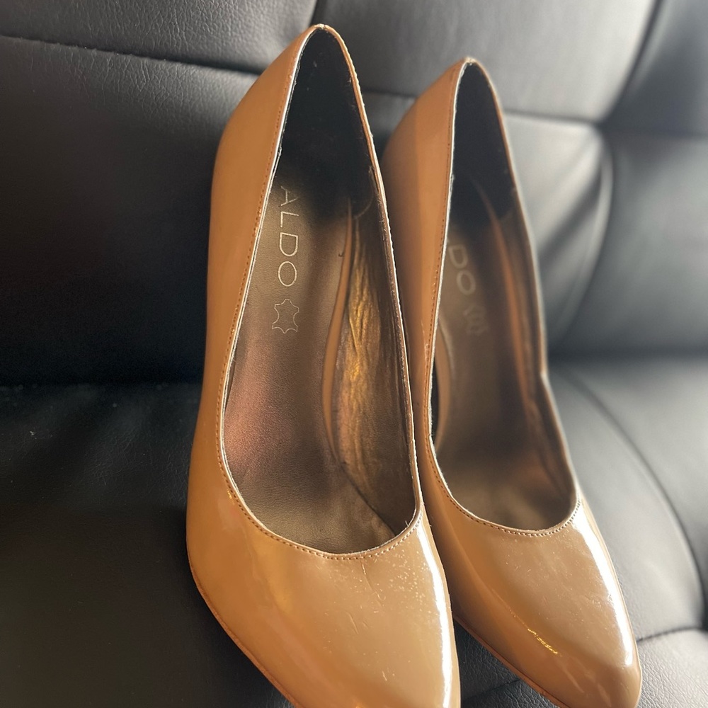 ALDO tan classic pump- stiletto 🤍